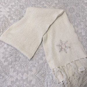 White/cream colored scarf